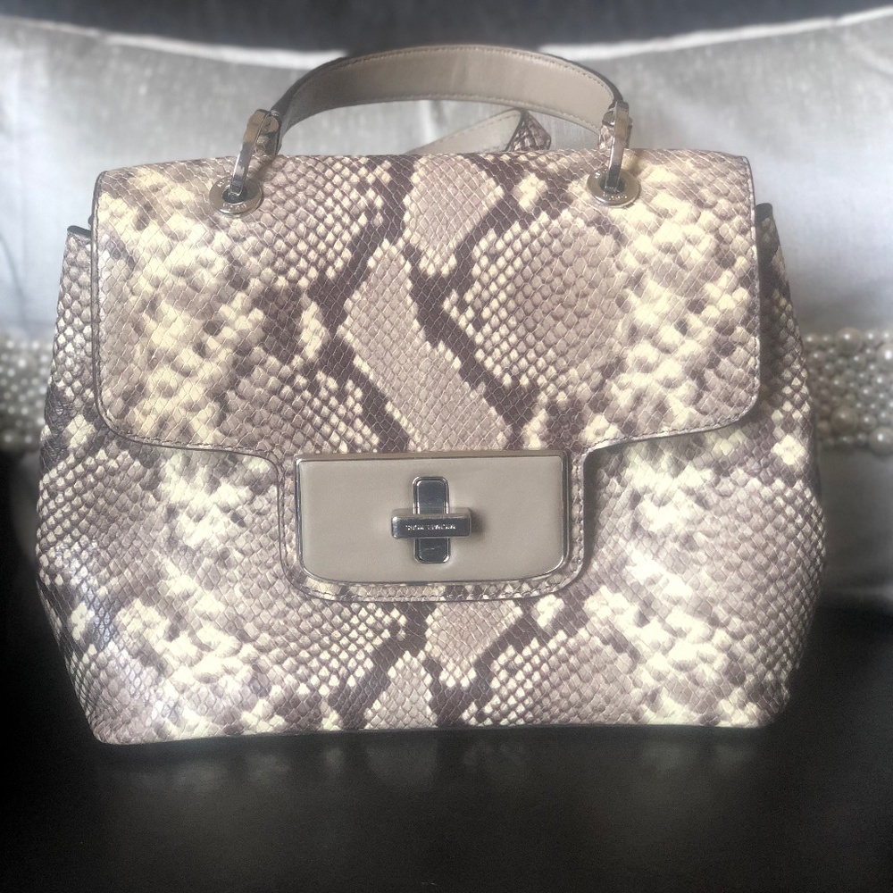 Ladies handbag